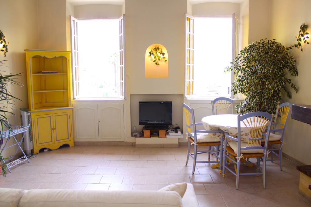 Very Charming Studio Apartment On Port In Cannes A Short Walk To Palais With Aircon And Internet 411 Ngoại thất bức ảnh
